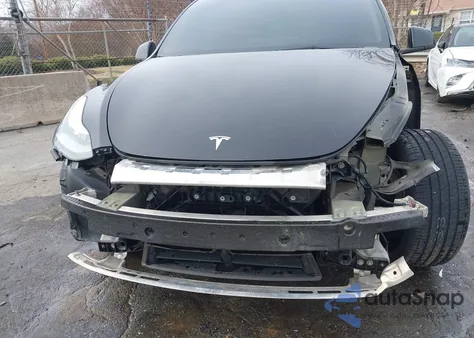 2022 Tesla Model Y Long Range Dual Motor All-Wheel Drive z USA, uszkodzony, nr VIN 7SAYGDEE9NF386407